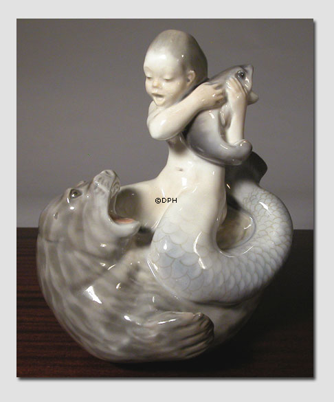 Havfrue, faun som rider på sæl med fisk, Royal Copenhagen figur nr. 2337
