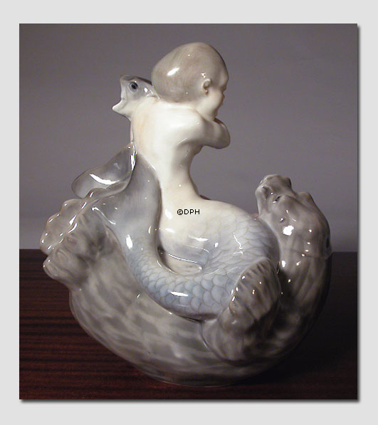 Havfrue, faun som rider på sæl med fisk, Royal Copenhagen figur nr. 2337