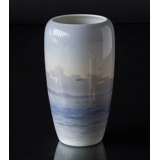 Vase med seascape and sailboat, Royal Copenhagen no. 2569-1049