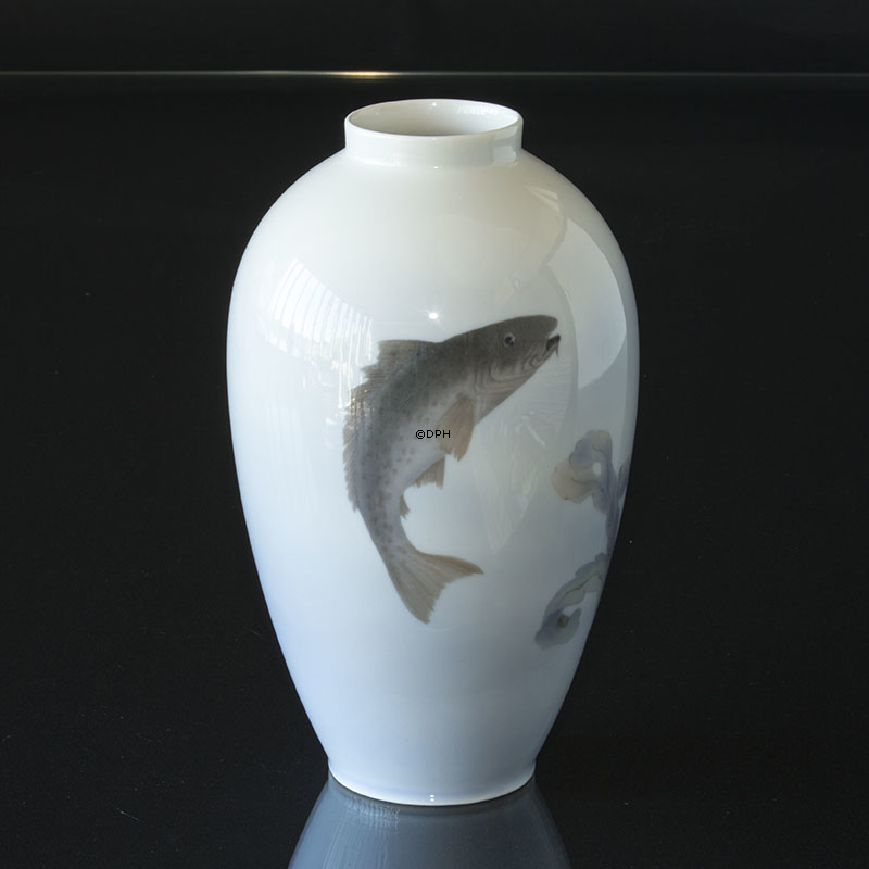 Vase med ørred og tang, Royal Copenhagen nr. 258-47D