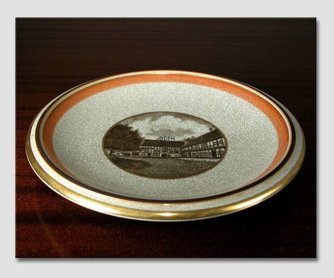 Krakeleret fad med Købmandsgaarden, Royal Copenhagen nr. 259-3011