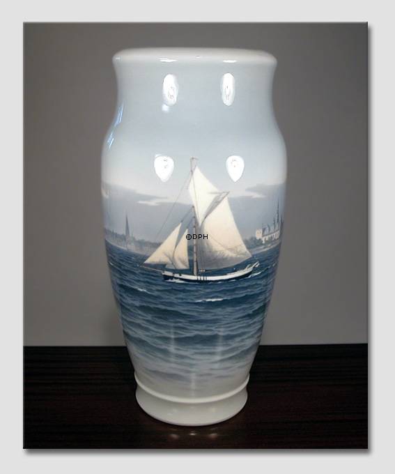 Vase med Kronborg, Royal Copenhagen nr. 2623-131