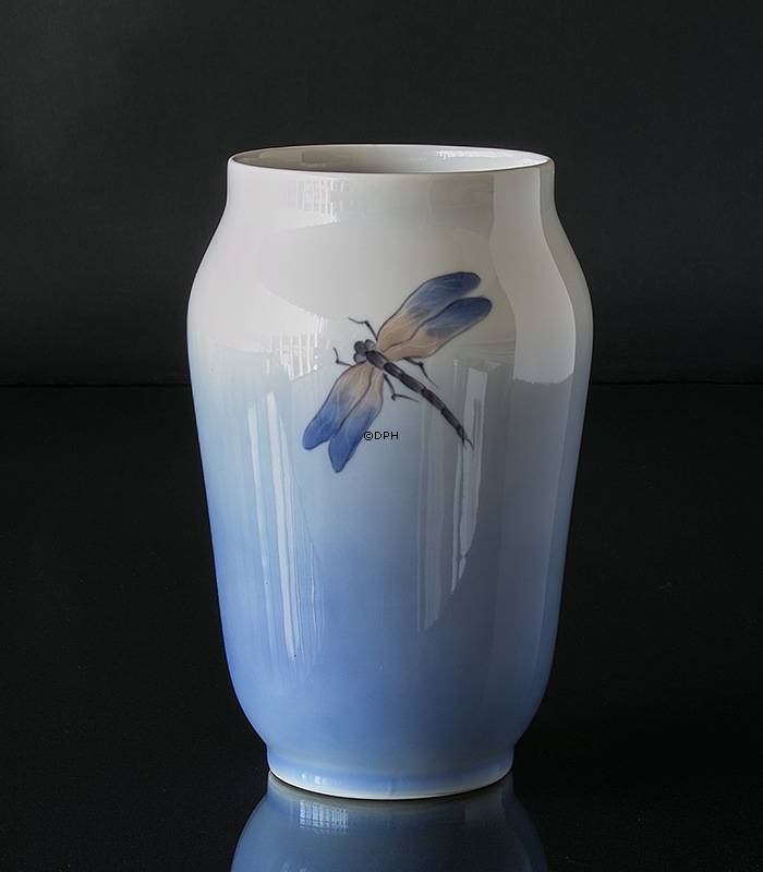 Vase med blomst, Royal Copenhagen nr. 2635-1217