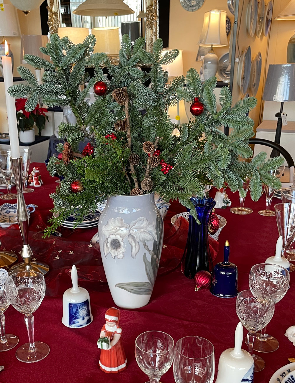 Vase med blomst, Royal Copenhagen nr. 2640-137