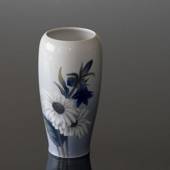 Vase med Margerit og Klokkeblomst, Royal Copenhagen nr. 2651-235
