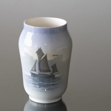 Vase med marine motiv, Royal Copenhagen nr. 2730-108