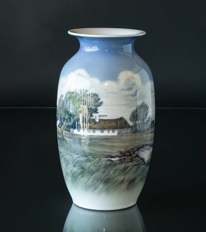Vase med landskab, Royal Copenhagen nr. 2751-2983 Ørnebjerghuset Rebild