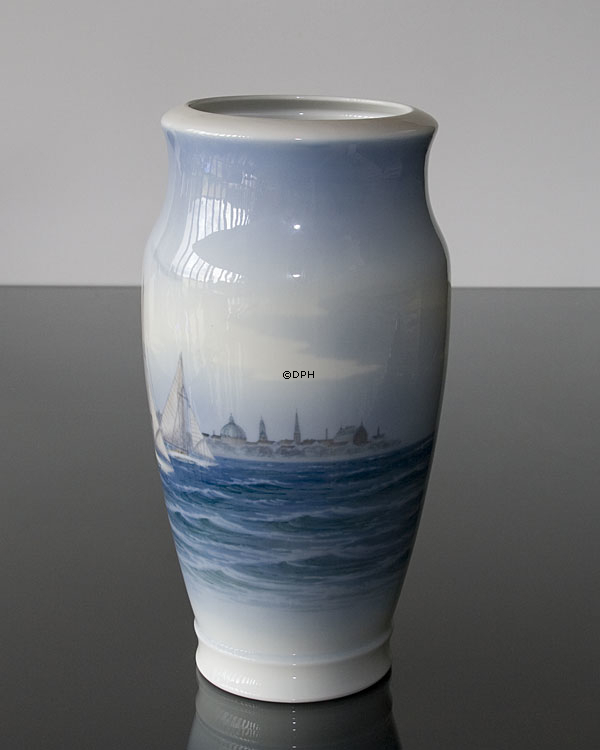 Vase med marine motiv, Royal Copenhagen nr. 2764-2040