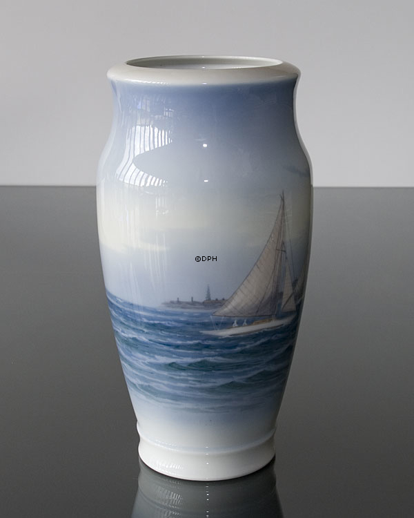 Vase med marine motiv, Royal Copenhagen nr. 2764-2040