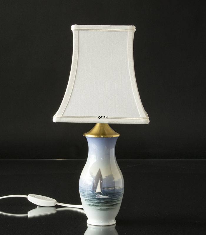 Firkantet lampeskærm 18 cm i højden, hvid silke (Vedr. 2. sortering - se beskrivelse)