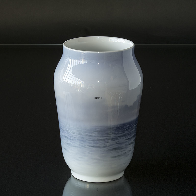 Vase med sejlskib, Royal Copenhagen nr. 2773-1217