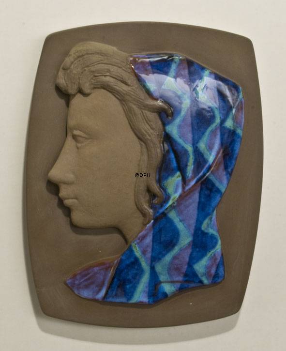 Royal Copenhagen Keramik vægrelief,  2798-160 Aluminia, Pige 33 cm x 25cm - Johs Hedegaard (1915-1999)