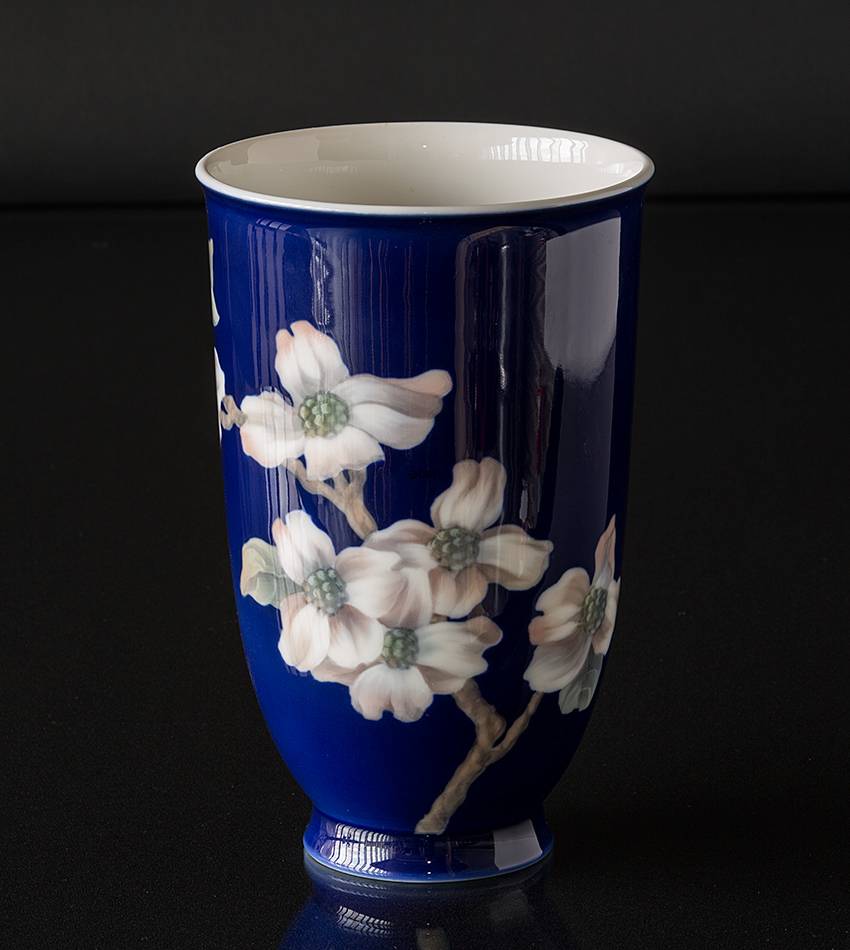 Vase med blomst, Royal Copenhagen nr. 2830-3549