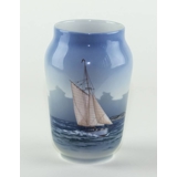 Vase mit Segelschiff mit gutem Wind, Royal Copenhagen Nr. 2842-3604 oder 209