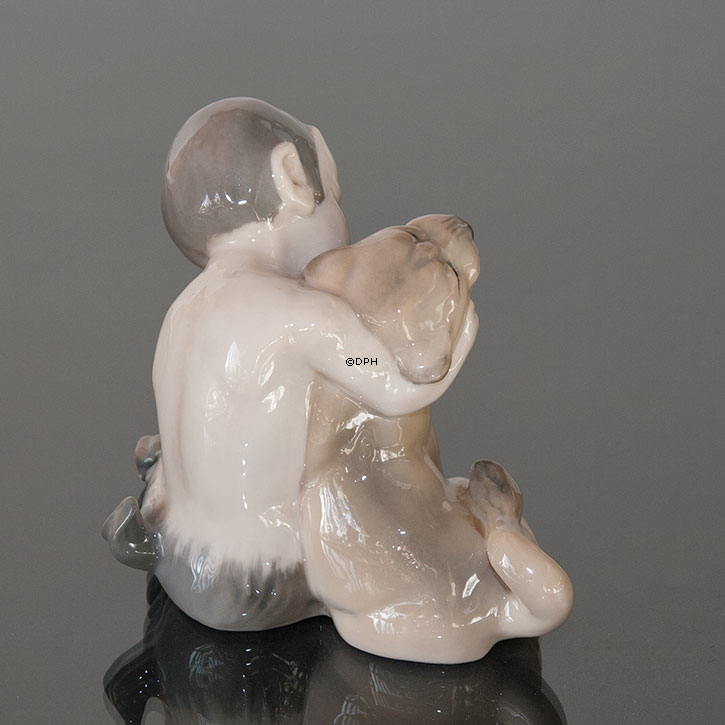 Faun med løveunge, Royal Copenhagen figur nr. 2852