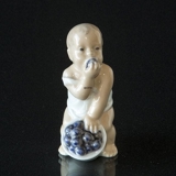 Baby med overflødighedshorn, Efterår , Royal Copenhagen figur nr. 2858