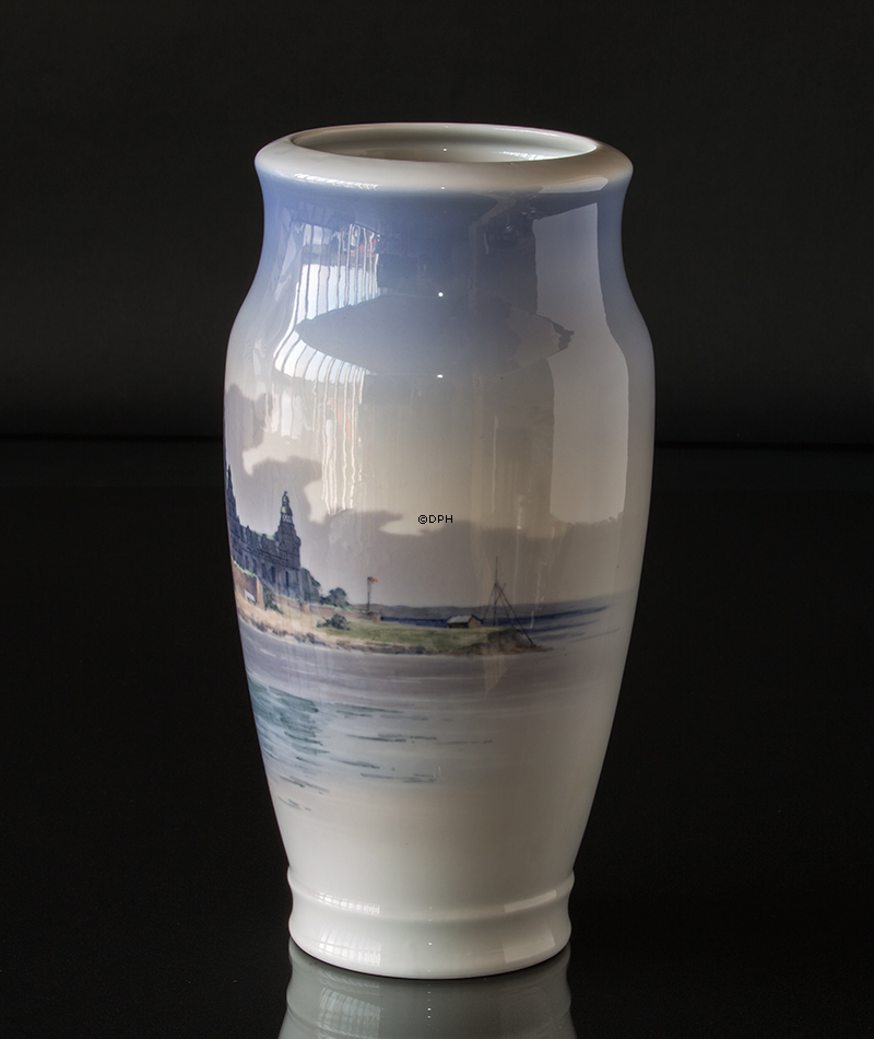 Vase med Kronborg, Royal Copenhagen nr. 2868-2040