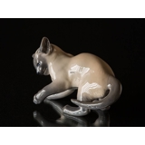 Siamese Cat playing, Royal Copenhagen figurine no. 2872