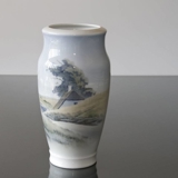 Vase mit Landschaft und Häuschen, Royal Copenhagen Nr. 2873-2040