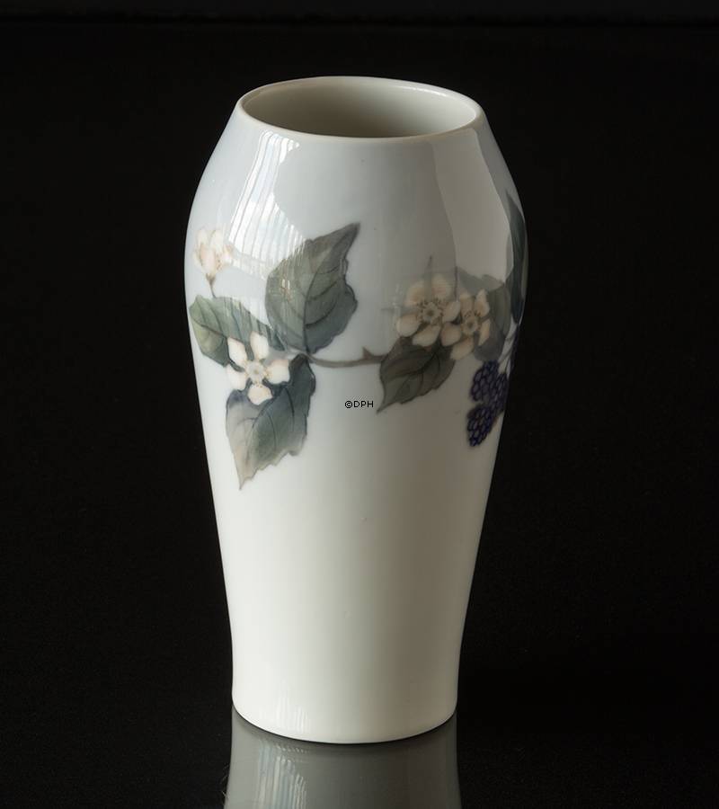 Vase med brombærranke, Royal Copenhagen nr. 288-293