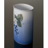 Vase med brombærranke, Royal Copenhagen nr. 288-5402