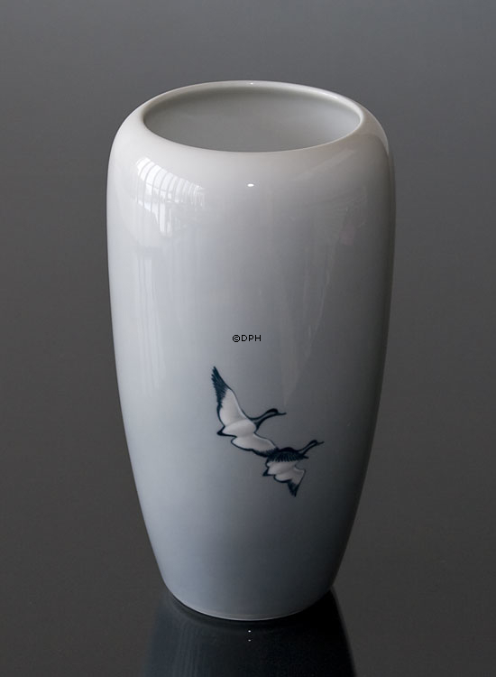 Vase med flyvende ænder, Royal Copenhagen nr. 2929-1049
