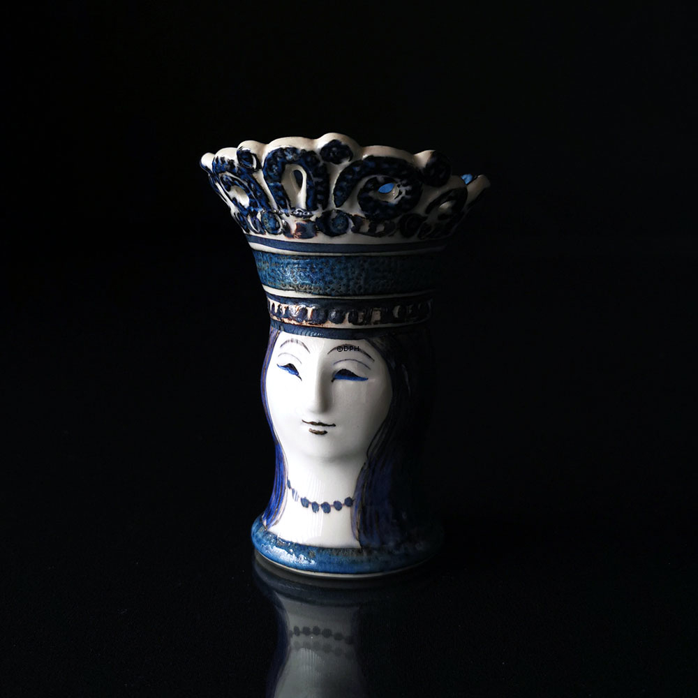 Royal Copenhagen/Aluminia Dronning figur nr. 306-3568