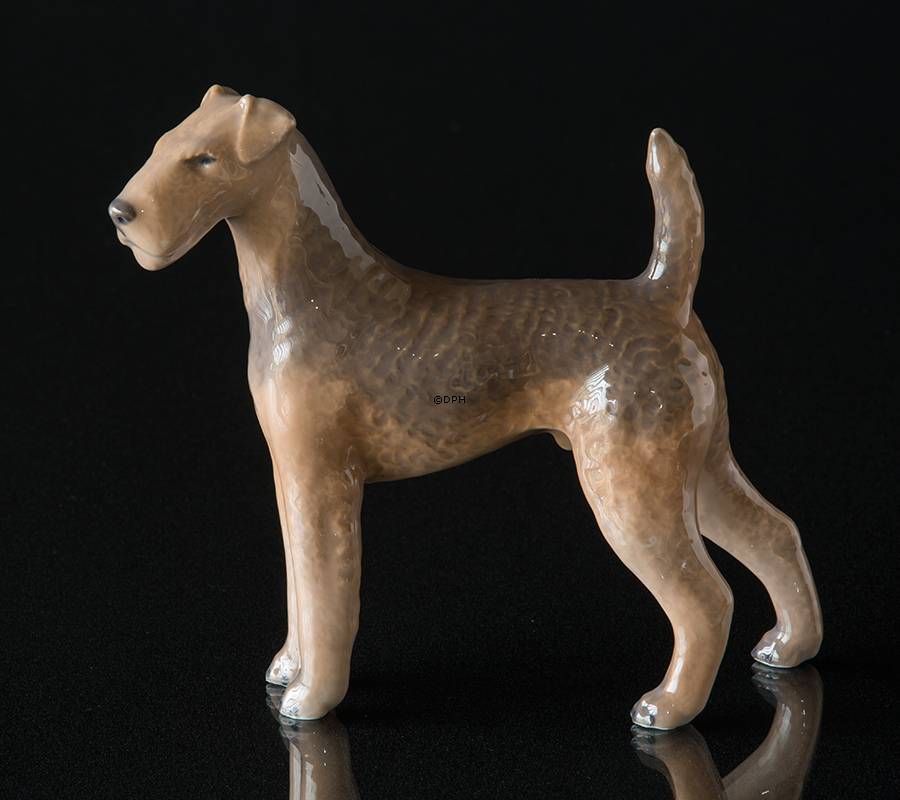 Airedale Terrier, Royal Copenhagen hundefigur nr. 3139