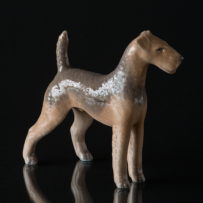Airedale Terrier, Royal Copenhagen hundefigur nr. 3139