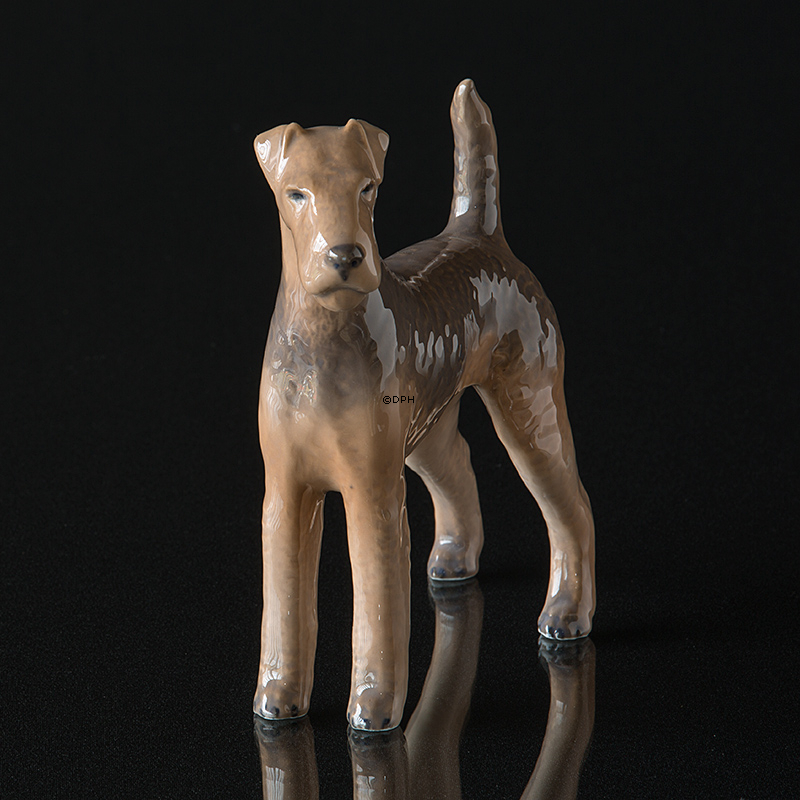 Airedale Terrier, Royal Copenhagen hundefigur nr. 3139