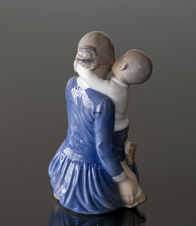 Moder med Barn, Royal Copenhagen figur nr. 3457
