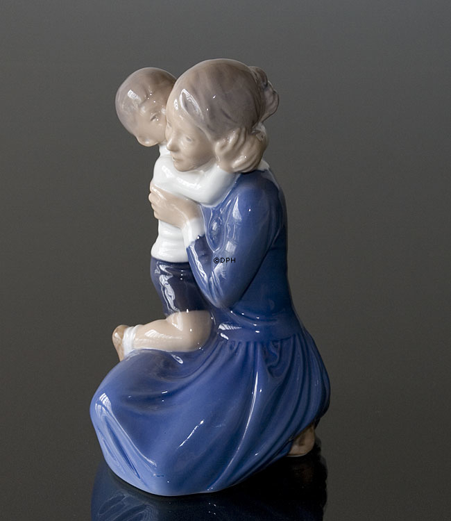 Moder med Barn, Royal Copenhagen figur nr. 3457
