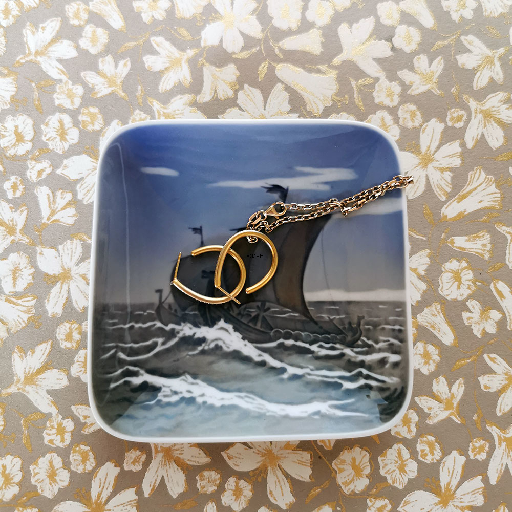 Skål med vikingeskibe, Royal Copenhagen nr. 3479
