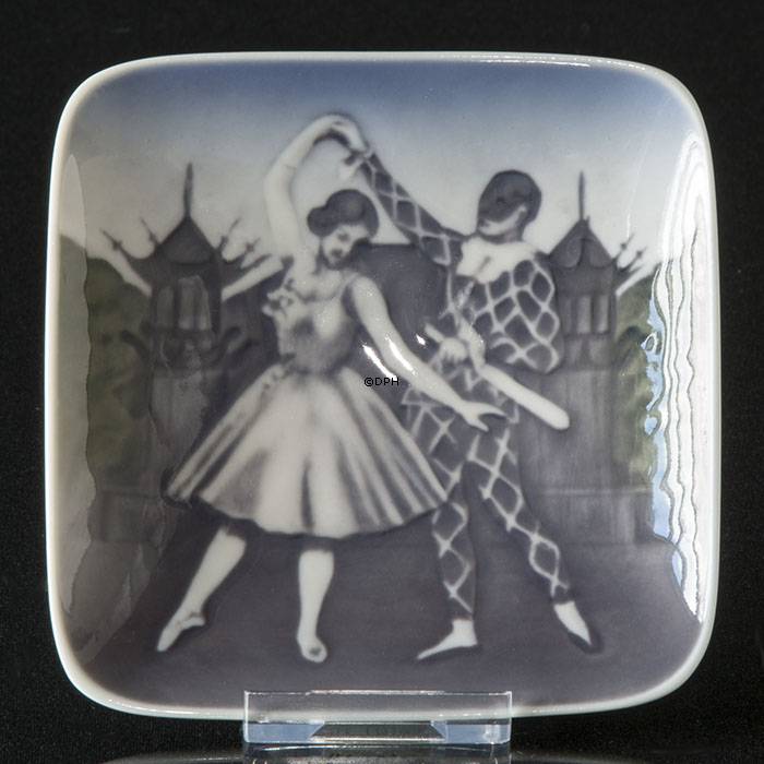 Skål med Tivoli, Royal Copenhagen nr. 3484