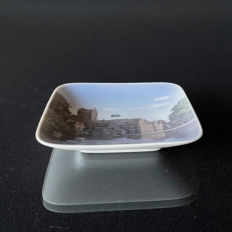 Skål med Herlufsholm, Royal Copenhagen nr. 3609