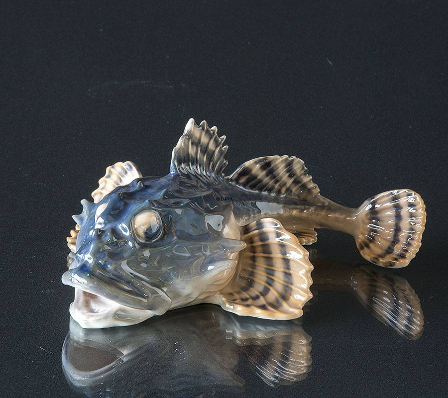 Ulk, Royal Copenhagen fiskefigur nr. 371, Design: Andresen (1894-1922) (med meget lille reparation på halefinne)