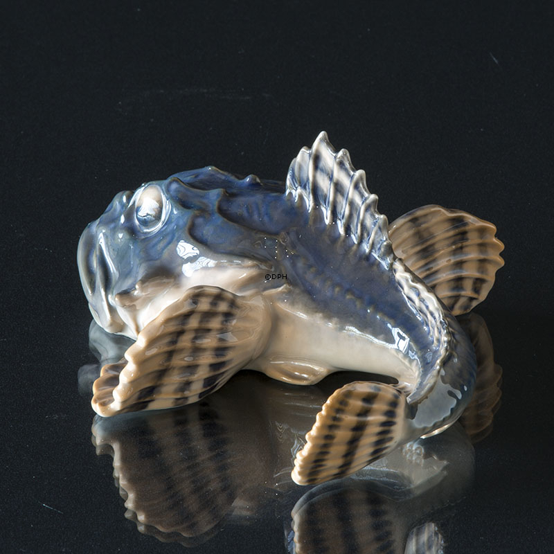 Ulk, Royal Copenhagen fiskefigur nr. 371, Design: Andresen (1894-1922) (med meget lille reparation på halefinne)