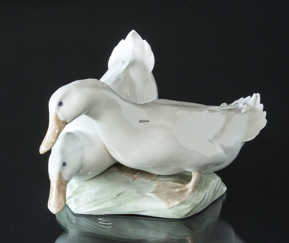 Andegruppe, Royal Copenhagen fugle figur nr. 412 (Reparation på næbbet)