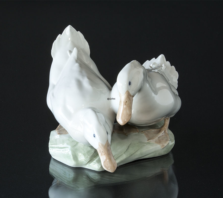 Andegruppe, Royal Copenhagen fugle figur nr. 412 (Reparation på næbbet)