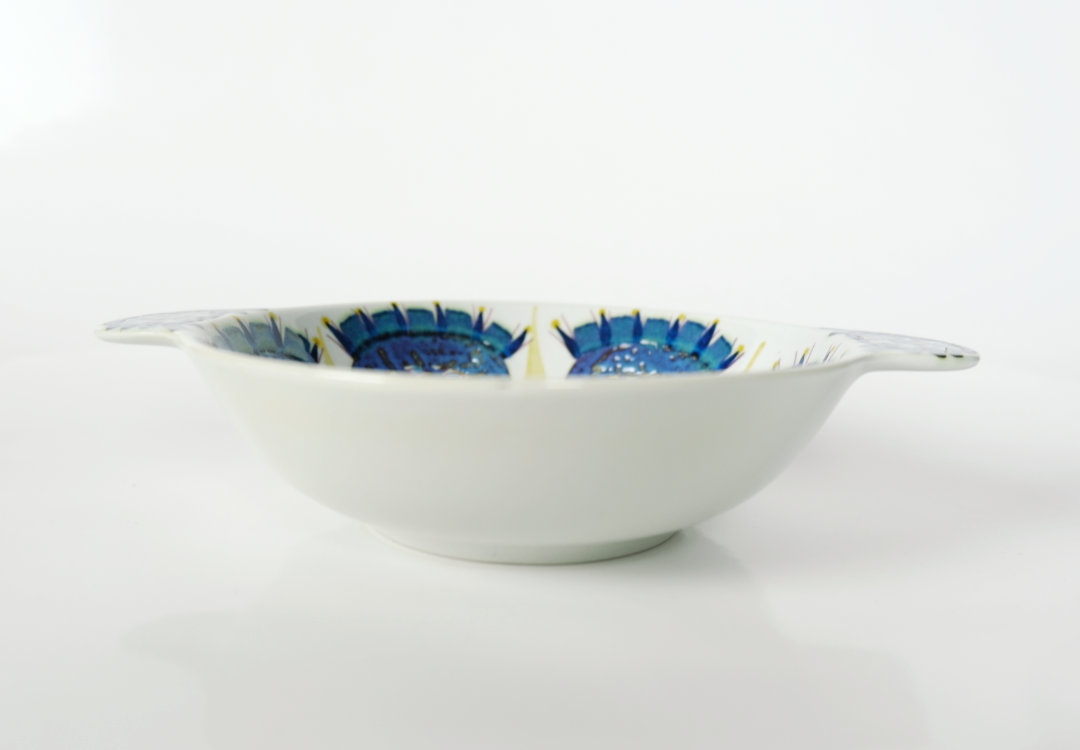 Fajance skål med hanke signeret MJ, Royal Copenhagen nr. 420-3122