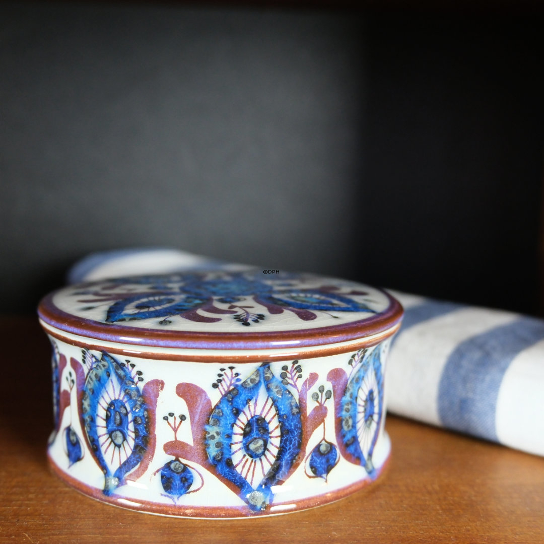 Fajance krukke med låg, signeret BJ, Royal Copenhagen nr. 432-3162