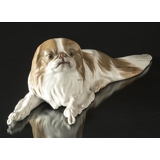 Pekingeser, liggende, STOR Royal Copenhagen hundefigur nr. 1453-422 (1894-1922) - Har nogle brune spots