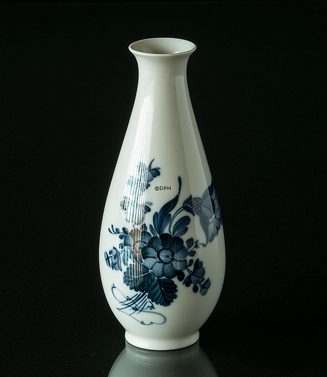 Vase med blå blomster, Royal Copenhagen nr. 45-4055