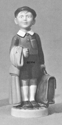 Dreng, Juni, Royal Copenhagen månedsfigur nr. 4528