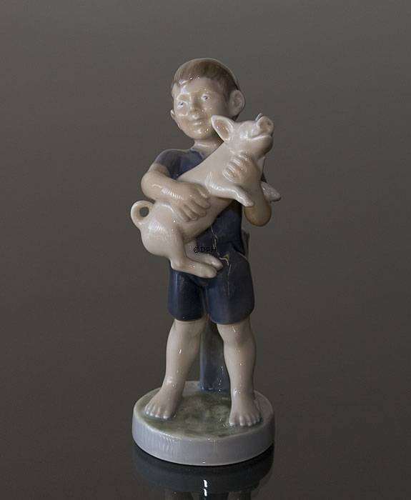 Dreng, August, Royal Copenhagen månedsfigur nr. 4530