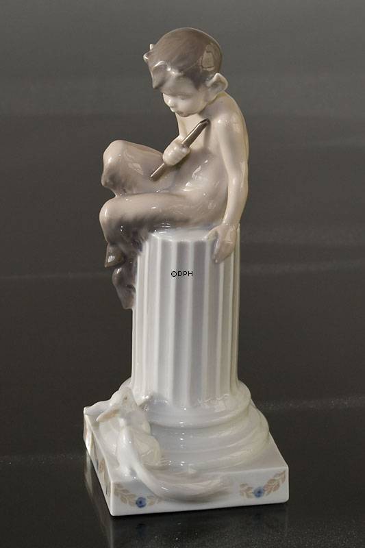 Faun med egern, Royal Copenhagen figur nr. 456