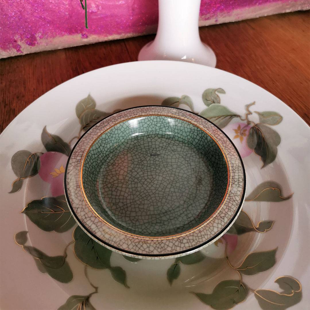 Grøn skål, krakeleret, Royal Copenhagen nr. 457-2716