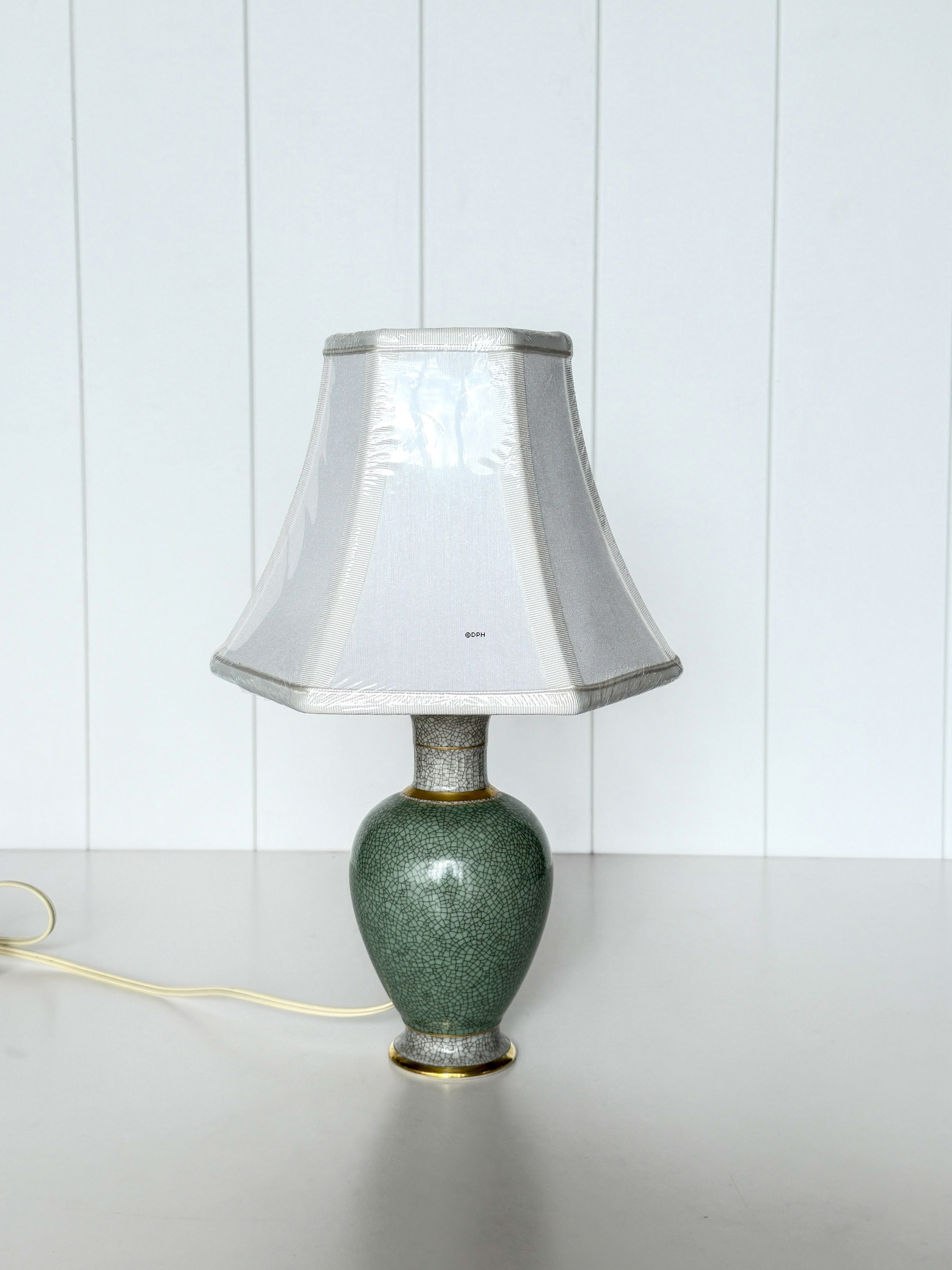 Lampe grøn, krakeleret, 18cm, Royal Copenhagen nr. 457-3032