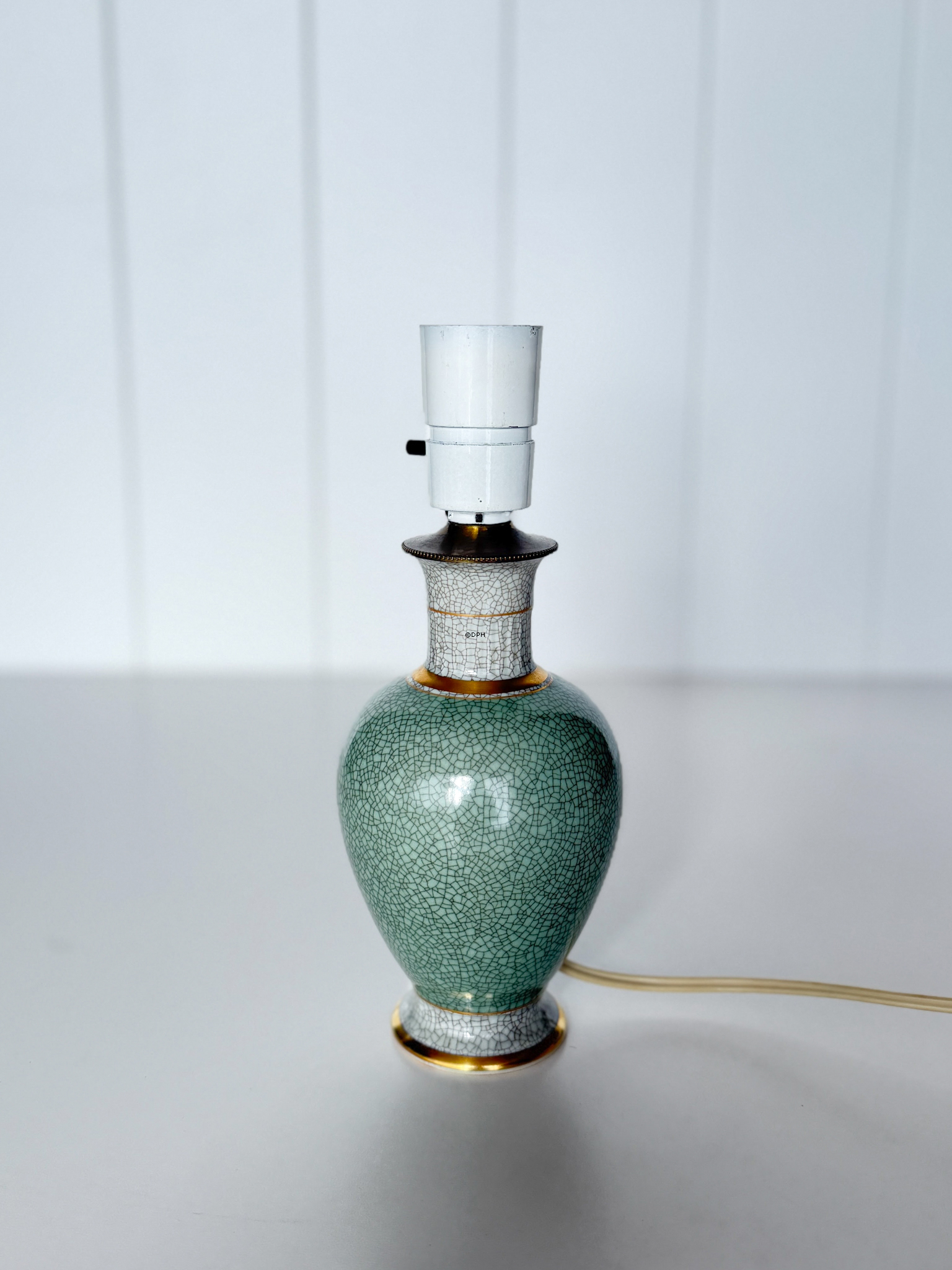 Lampe grøn, krakeleret, 18cm, Royal Copenhagen nr. 457-3032