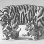 Tiger med unger, Royal Copenhagen figur